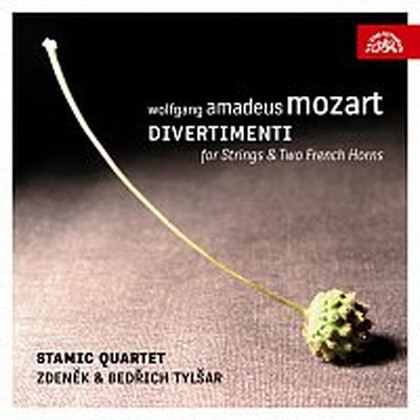 Hudba Mozart: Divertimenta pro smyčcové kvarteto a dva lesní rohy